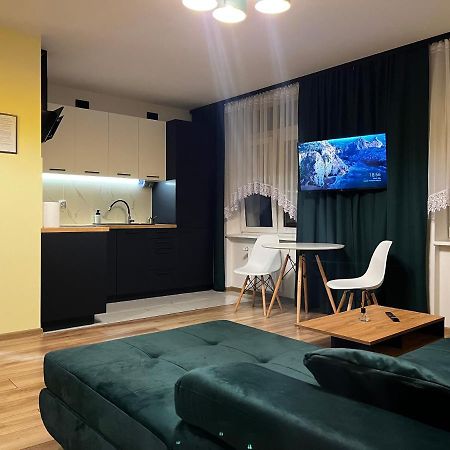 Komfortowy Apartament W Centrum 야우르츠노 외부 사진